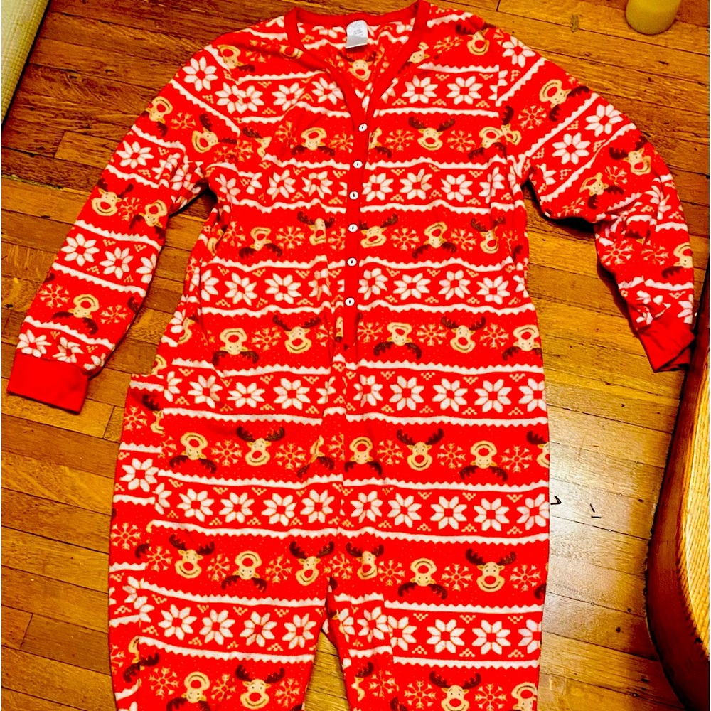 Full onsie pajama suit. Fleece material. Size 3X.